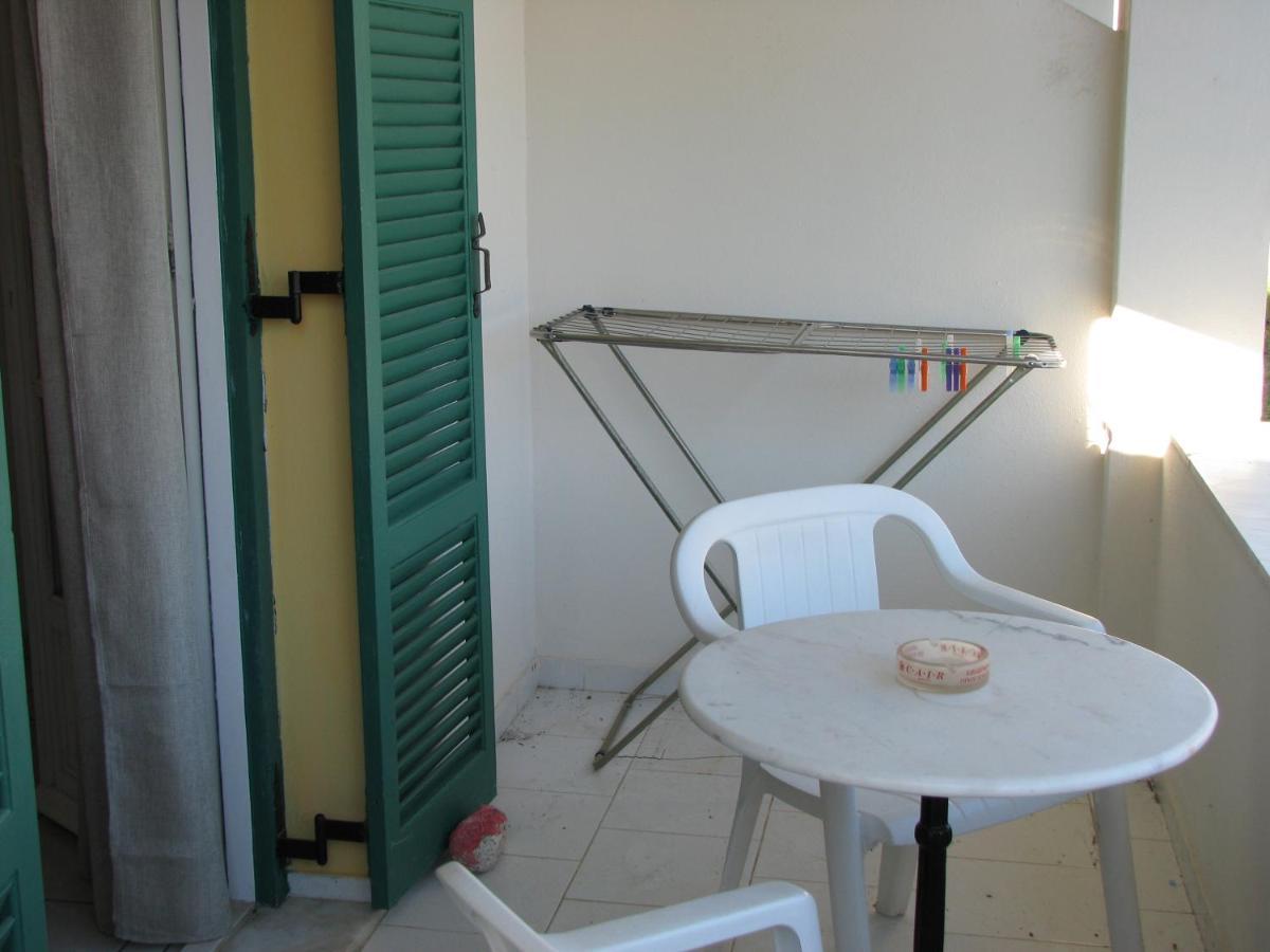 Dolphin Apt & Studios -Next To The Beach Roda  Eksteriør billede